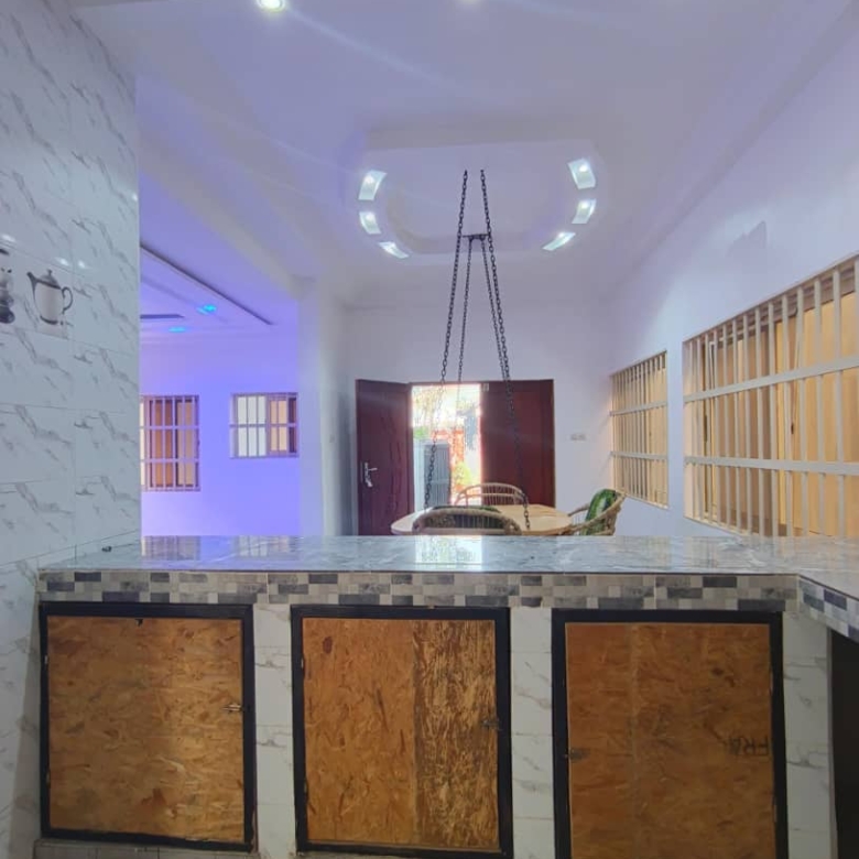 Entrée personnelle à louer à Cotonou Fidrossè Plage