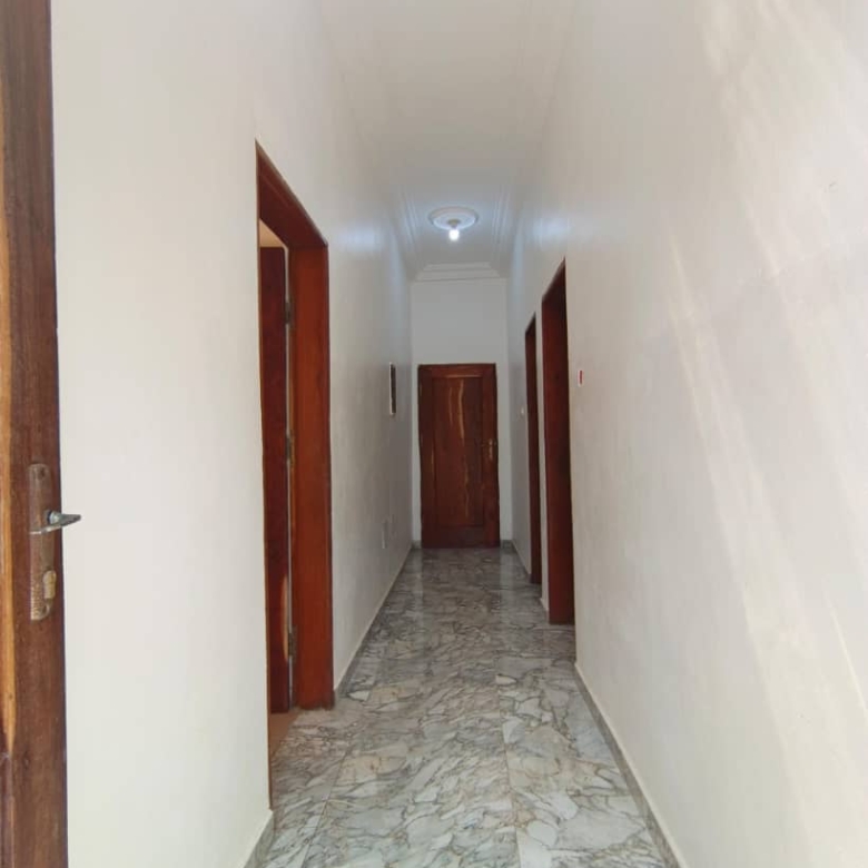 Entrée personnelle à louer à Cotonou Fidrossè Plage