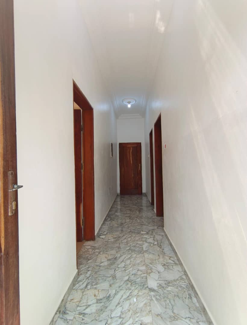 Entrée personnelle à louer à Cotonou Fidrossè Plage