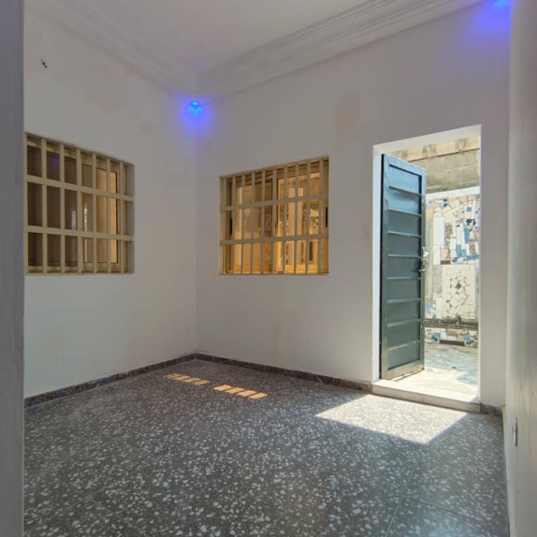 Entrée personnelle à louer à Cotonou Fidrossè Plage