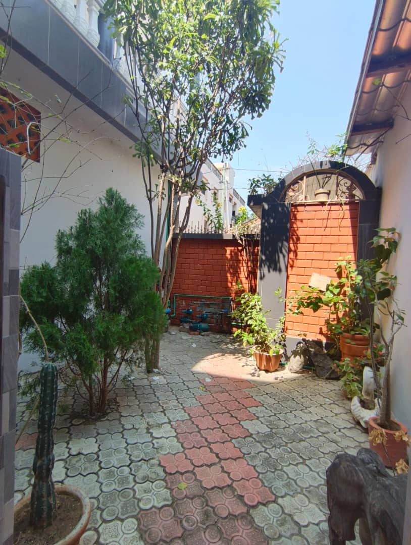 Entrée personnelle à louer à Cotonou Fidrossè Plage