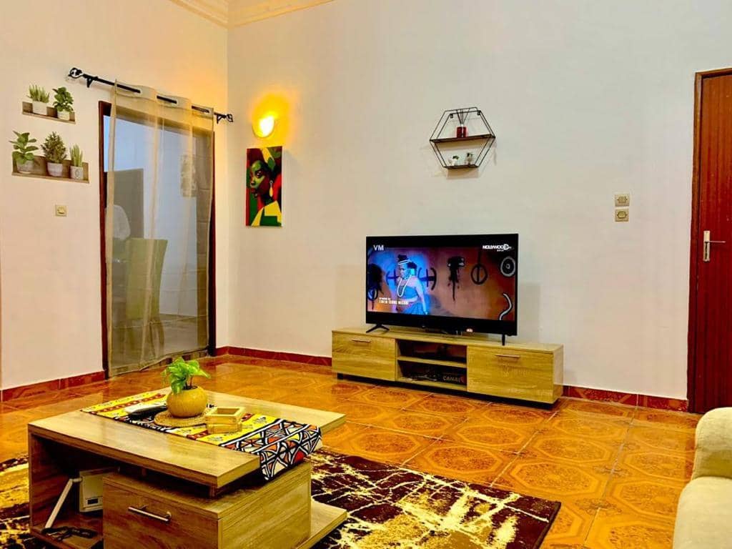 Entrée personnelle meublée à louer à cotonou Fidjrossè (17)