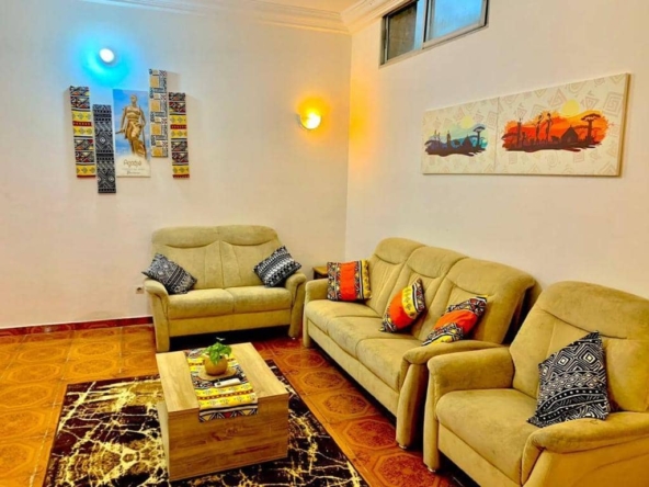 Entrée personnelle meublée à louer à cotonou Fidjrossè (17)