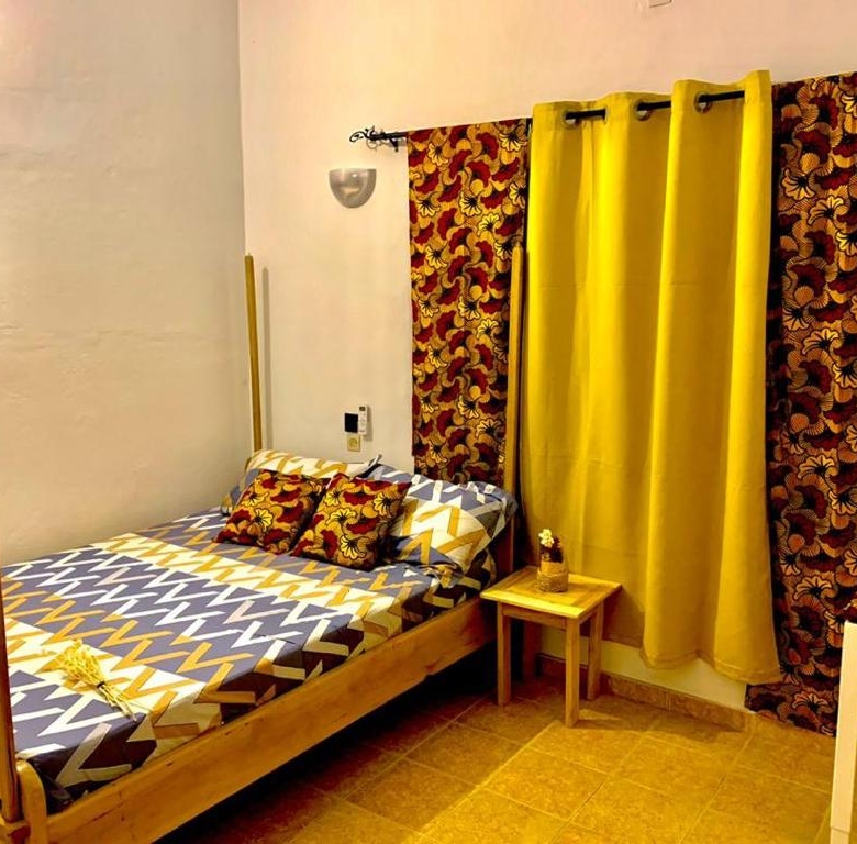 Entrée personnelle meublée à louer à cotonou Fidjrossè (17)