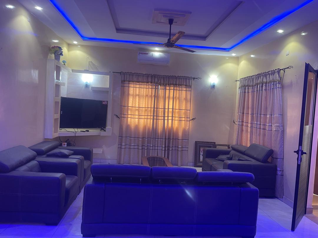 Entrée personnelle meubléee à louer à Cotonou Quartier Jack