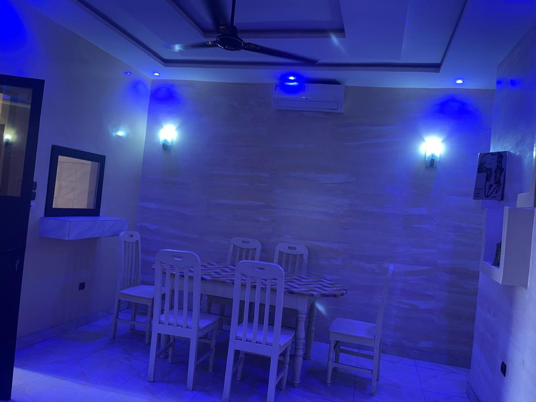 Entrée personnelle meubléee à louer à Cotonou Quartier Jack