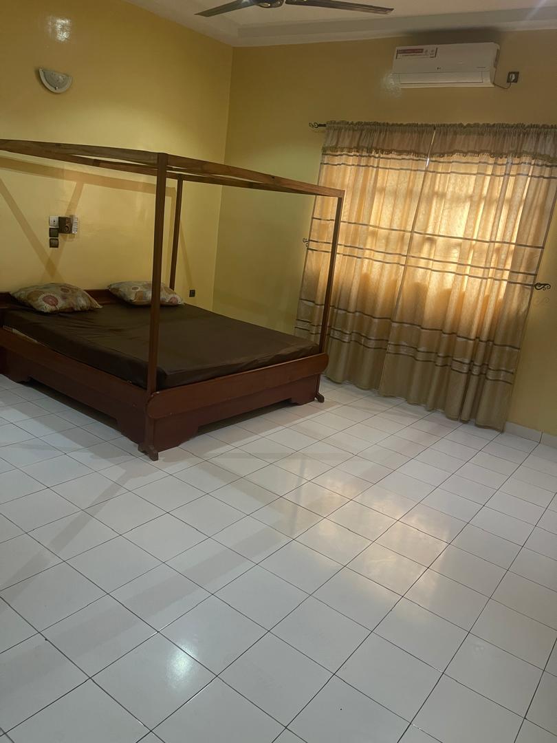 Entrée personnelle meubléee à louer à Cotonou Quartier Jack