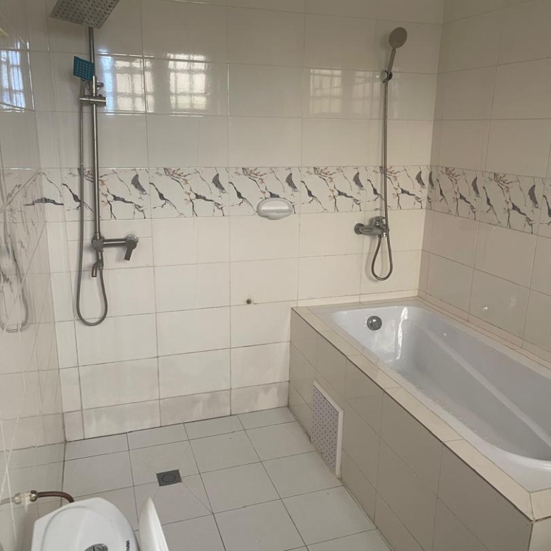 Entrée personnelle meubléee à louer à Cotonou Quartier Jack