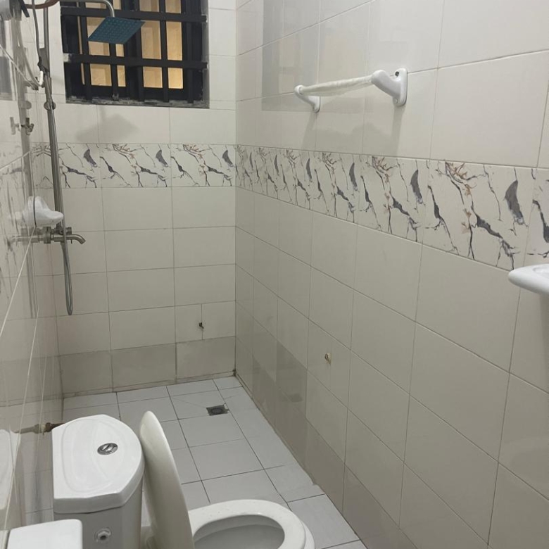 Entrée personnelle meubléee à louer à Cotonou Quartier Jack