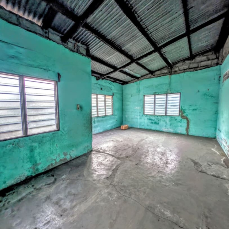 Maison à réhabiliter à vendre à Cotonou Agla-Figaro