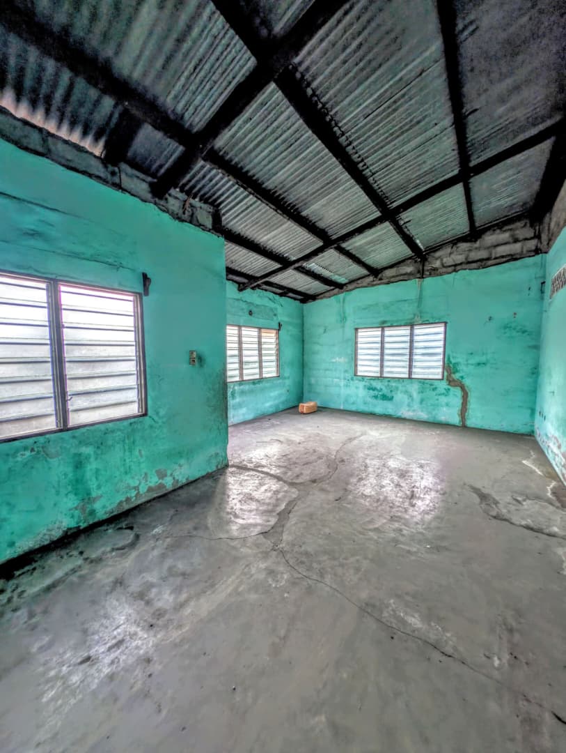 Maison à réhabiliter à vendre à Cotonou Agla-Figaro