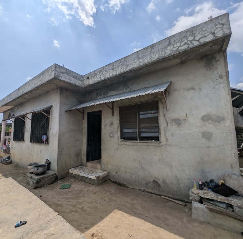 Maison à réhabiliter à vendre à Cotonou Fifadji