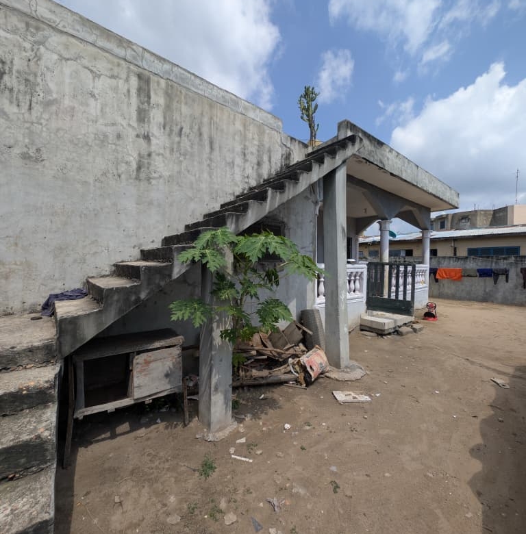 Maison à réhabiliter à vendre à Cotonou Fifadji