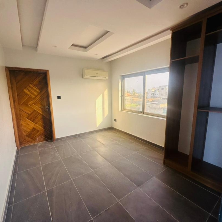 Villa à louer à Cotonou Fidjrossè Plage