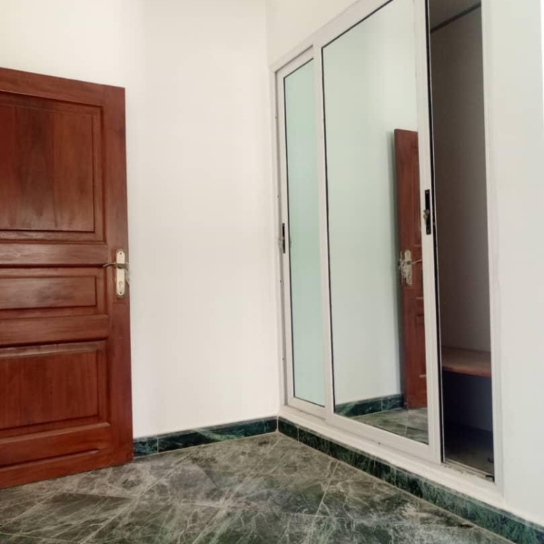 Villa à louer avec Jardin et Piscine à Cotonou Akpakpa CENSAD