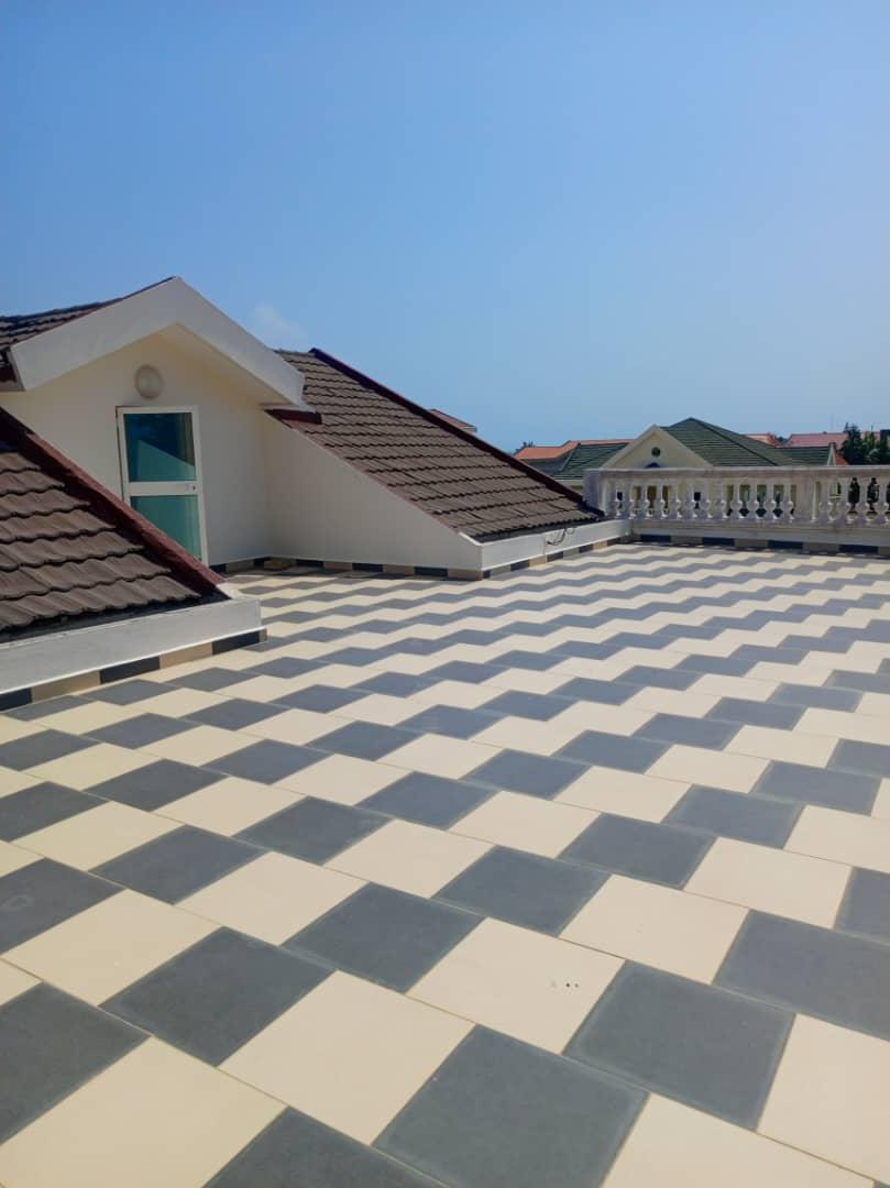 Villa à louer avec Jardin et Piscine à Cotonou Akpakpa CENSAD