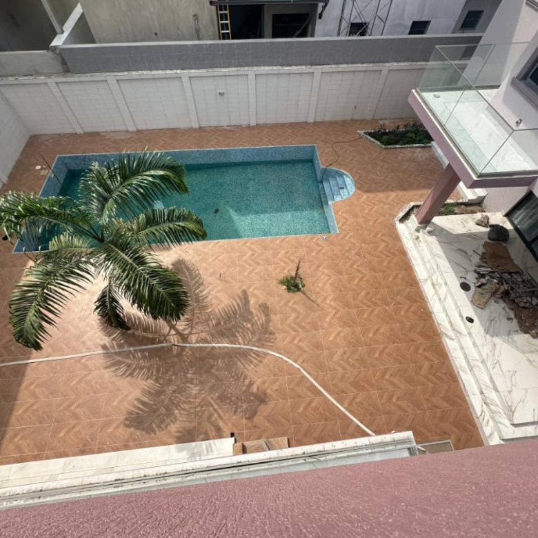 Villa luxueuse avec Jardin et Piscine à louer à Cotonou Apakpa CENSAD