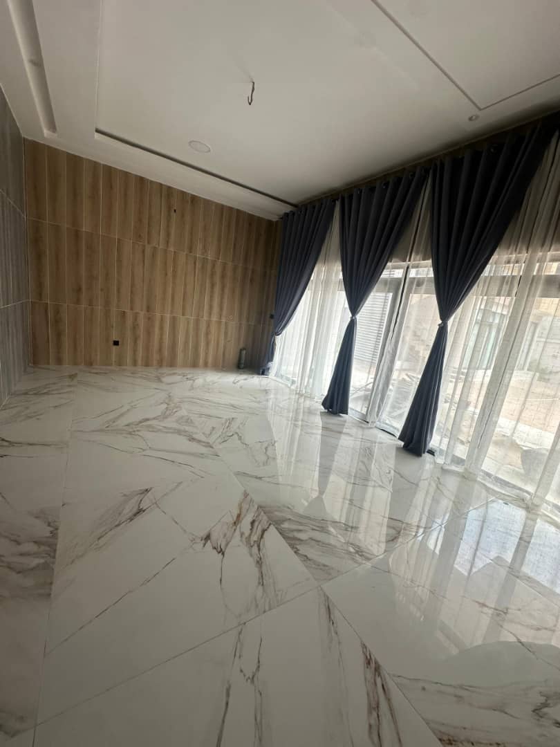 Villa luxueuse avec Jardin et Piscine à louer à Cotonou Apakpa CENSAD