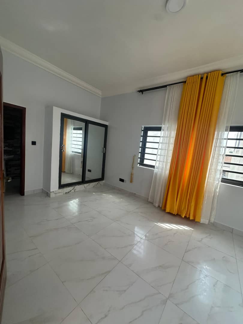 Villa luxueuse avec Jardin et Piscine à louer à Cotonou Apakpa CENSAD