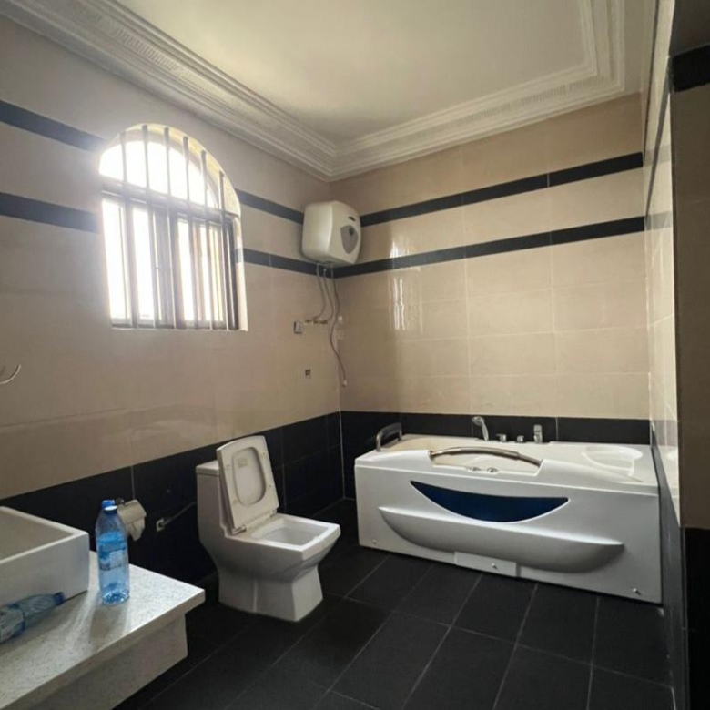 Belle Villa meublée à louer à Cotonou Akpakpa à PK10