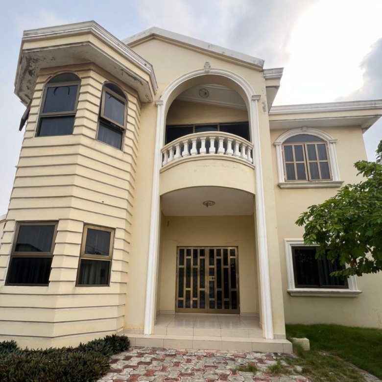 Belle Villa meublée à louer à Cotonou Akpakpa à PK10