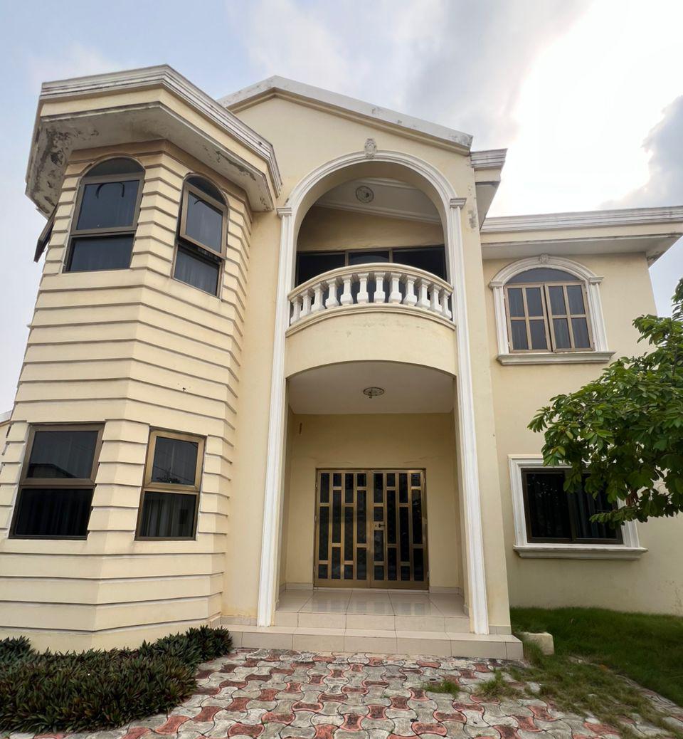 Belle Villa meublée à louer à Cotonou Akpakpa à PK10