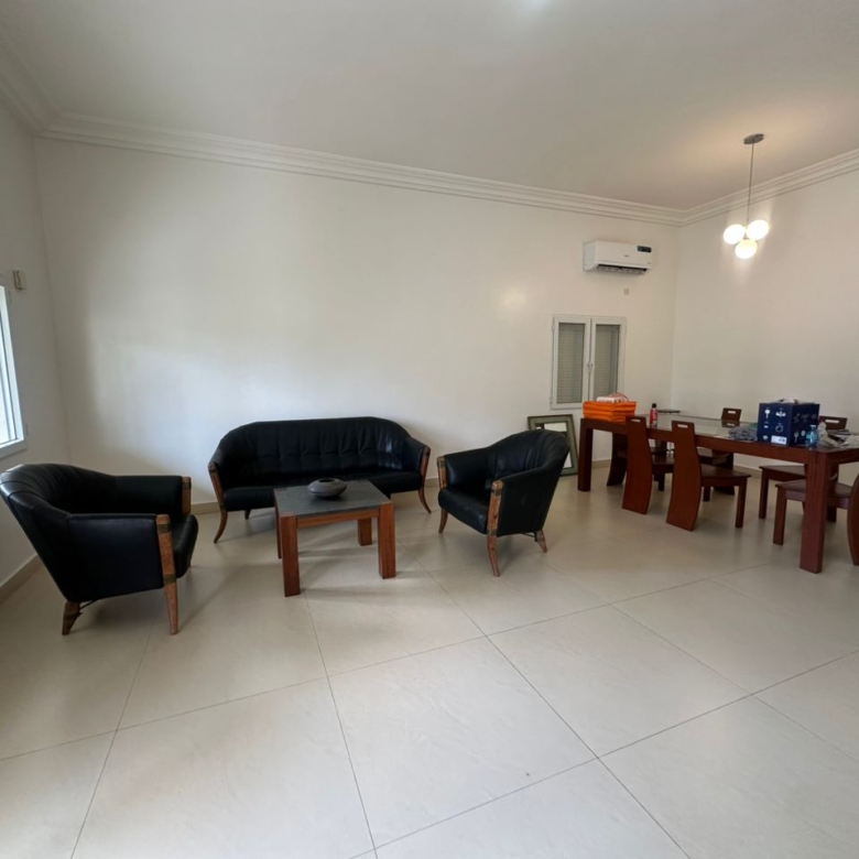 Entrée Personnelle meublée à louer à Cotonou Fidjrossè (25)