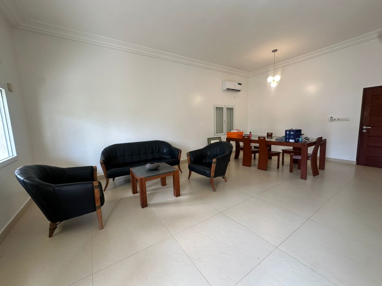 Entrée Personnelle meublée à louer à Cotonou Fidjrossè (25)