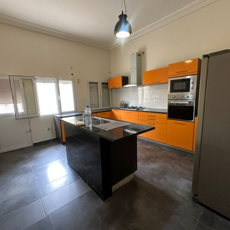 Entrée Personnelle meublée à louer à Cotonou Fidjrossè (25)