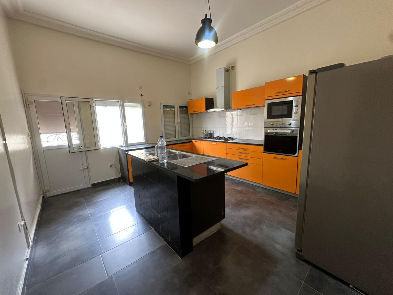 Entrée Personnelle meublée à louer à Cotonou Fidjrossè (25)