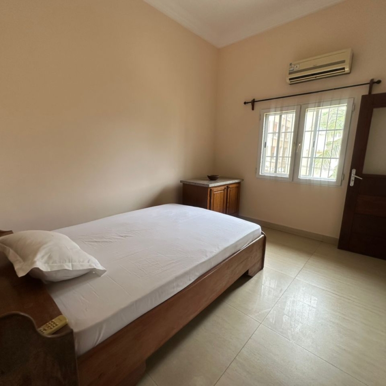 Entrée Personnelle meublée à louer à Cotonou Fidjrossè (25)