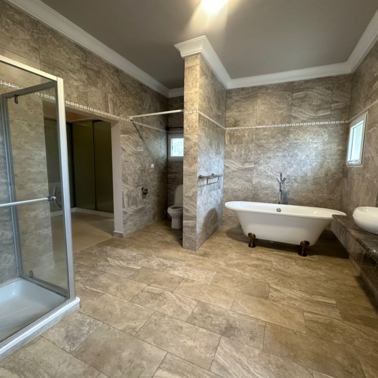 Entrée Personnelle meublée à louer à Cotonou Fidjrossè (25)