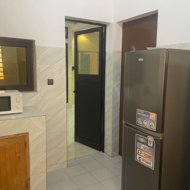 Entrée personnelle meublée à Cotonou Akpakpa Quartier Jack