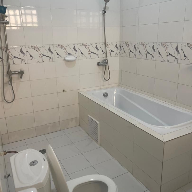 Entrée personnelle meublée à Cotonou Akpakpa Quartier Jack