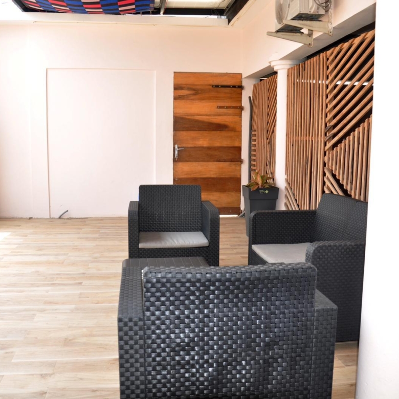 Entrée personnelle meublée à louer à Fidjrossè