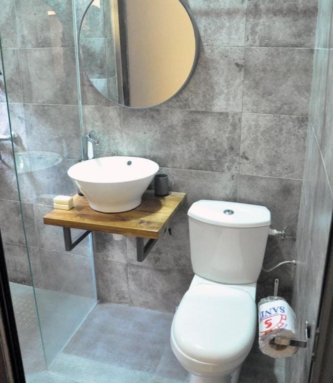 Entrée personnelle meublée à louer à Fidjrossè