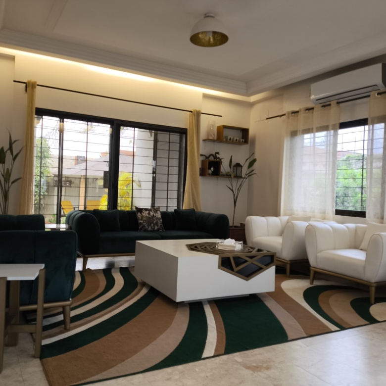 Grande Villa haut standing meublée ou non meublée à louer à Cotonou quartier Jak PLM