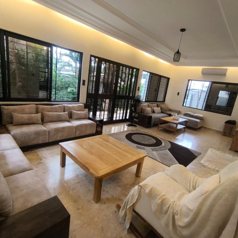 Grande Villa haut standing meublée ou non meublée à louer à Cotonou quartier Jak PLM