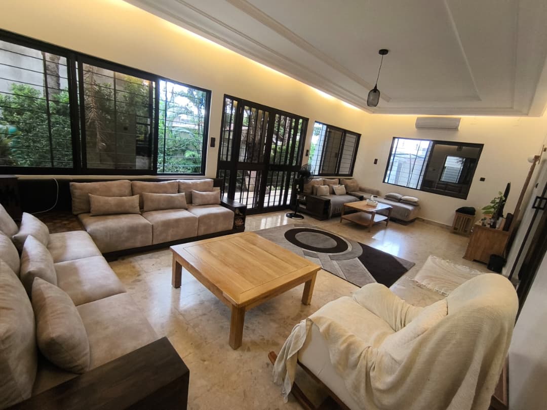 Grande Villa haut standing meublée ou non meublée à louer à Cotonou quartier Jak PLM