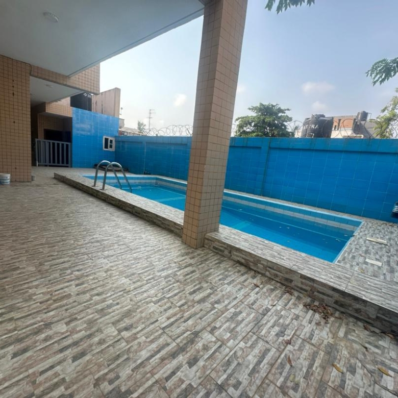 Villa Duplex avec Jardin et Pixine à louer à Cotonou Haie-Vive
