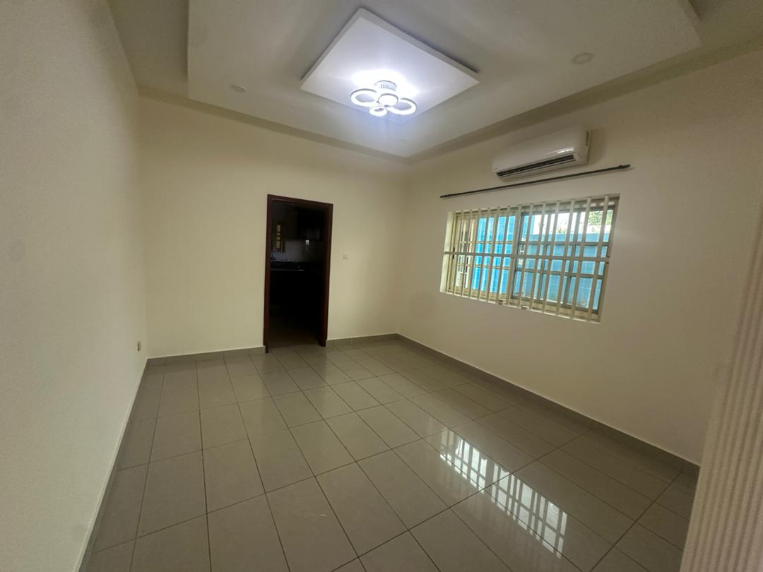 Villa Duplex avec Jardin et Pixine à louer à Cotonou Haie-Vive