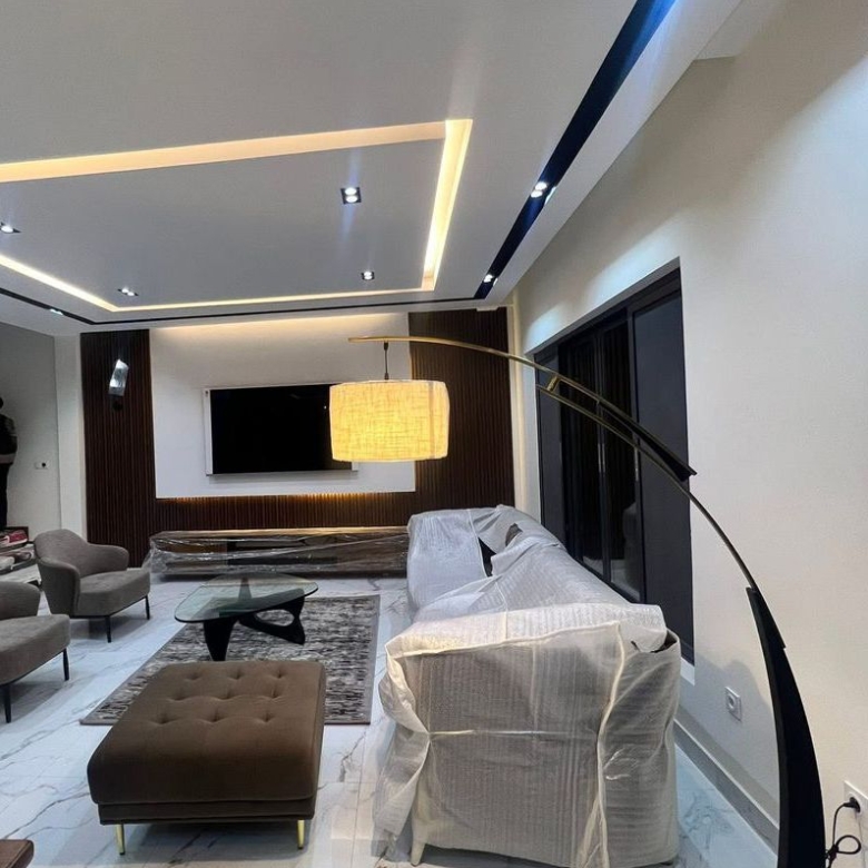 Villa Duplex meublée à louer à Cotonou Akpakpa Quartier Jack