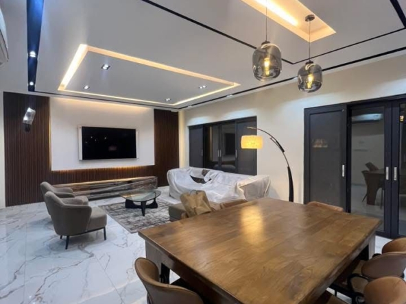 Villa Duplex meublée à louer à Cotonou Akpakpa Quartier Jack