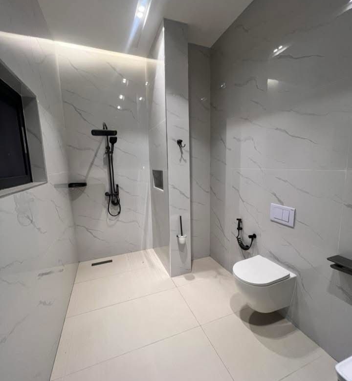 Villa Duplex meublée à louer à Cotonou Akpakpa Quartier Jack