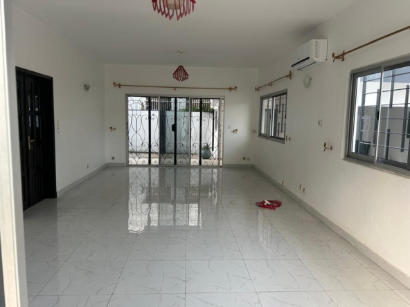 Villa avec Jardin à louer à Cotonou Cocotiers