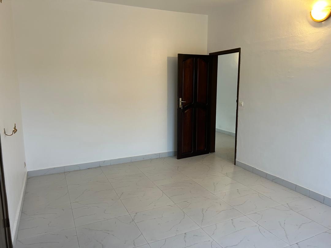 Villa avec Jardin à louer à Cotonou Cocotiers