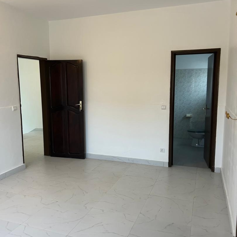 Villa avec Jardin à louer à Cotonou Cocotiers