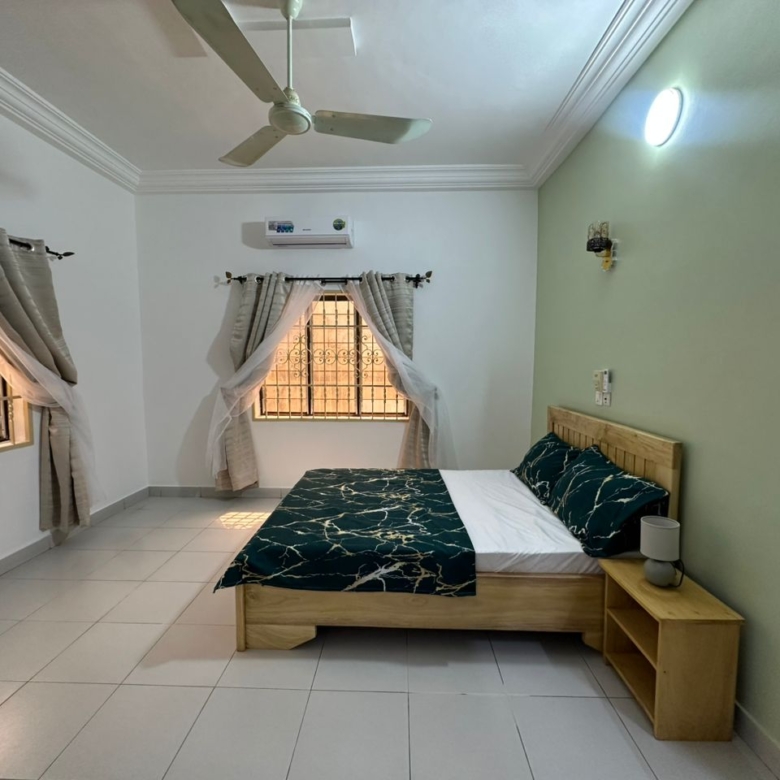 Villa meublée à louer avec Jardin à Fidjrossè Plage