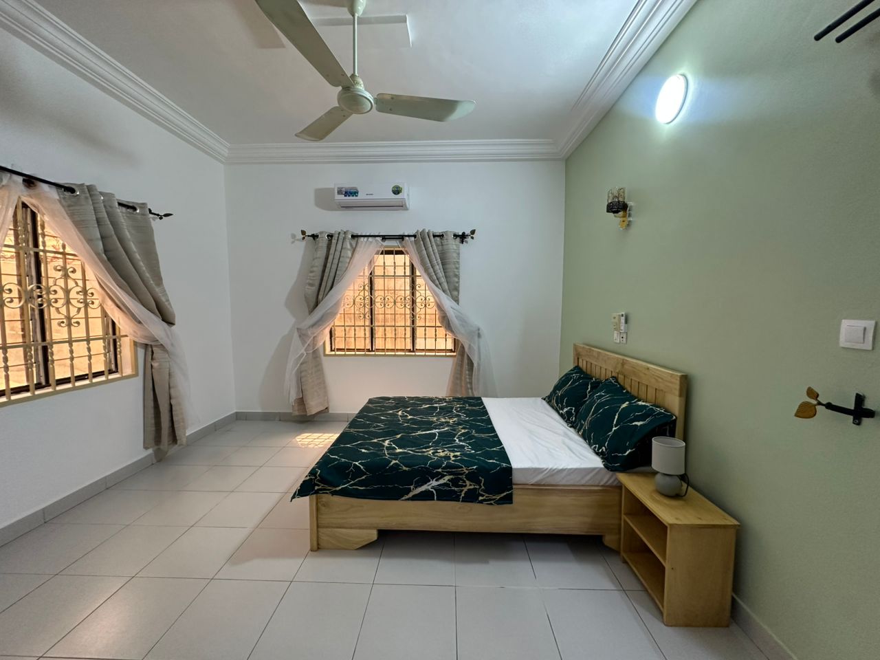 Villa meublée à louer avec Jardin à Fidjrossè Plage