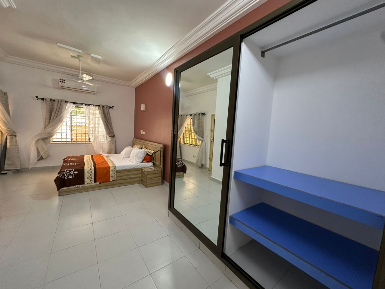 Villa meublée à louer avec Jardin à Fidjrossè Plage